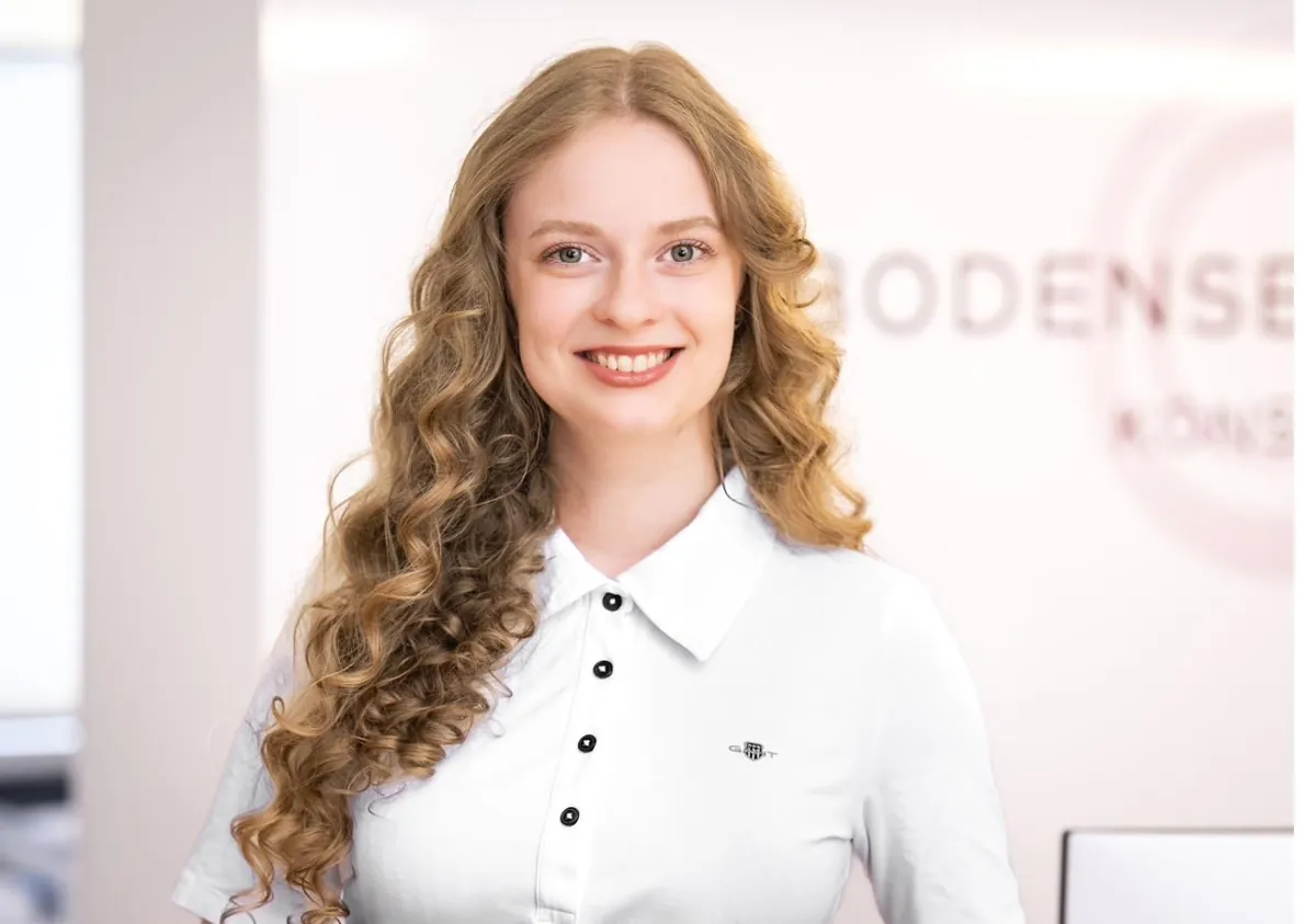 Angel Uhlemann-Theil, Verwaltungsassistentin